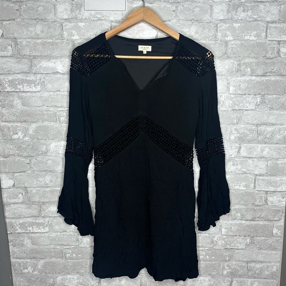 EUC Tea n Cup 100% Cotton Bell Sleeve Dress Size Medium RN#139781 (Black)